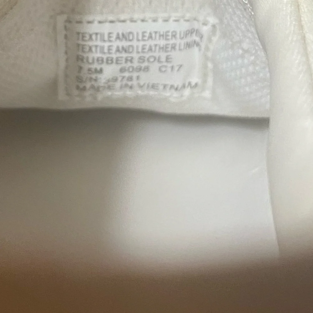 NEW Tory Burch Howell Court Sneakers Off-White & Gold - Size 7